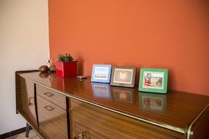 Interior - Garden level in quiet family house (Arles)