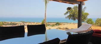 Modern Villa with Private Golf Practice, Pool, Garden, Terrace, Wi-Fi, Sea View