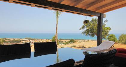 Modern Villa with Private Golf Practice, Pool, Garden, Terrace, Wi-Fi, Sea View