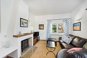 TV, DVD player, stereo - Fantastic villa with pool in Betlem (Arta Betlem)