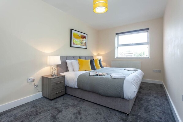4 bedrooms, desk, iron/ironing board, free WiFi