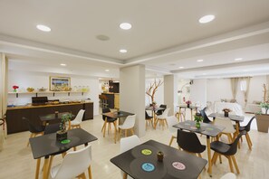 تناول الطعام