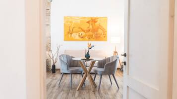 Superior Room | Minibar, in-room safe, desk, blackout drapes