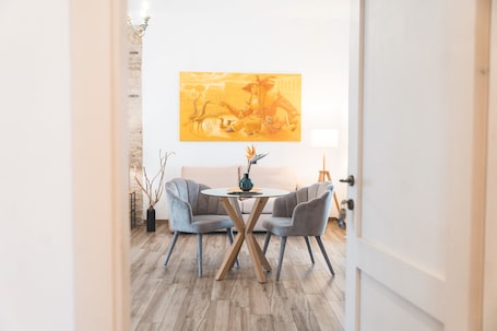 Superior Room | Minibar, in-room safe, desk, blackout drapes