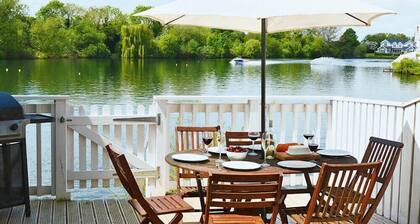 Von £ 18 pro Person und Nacht. Stilvolle tierfreundliche See Rückzug im Cotswold Water Park