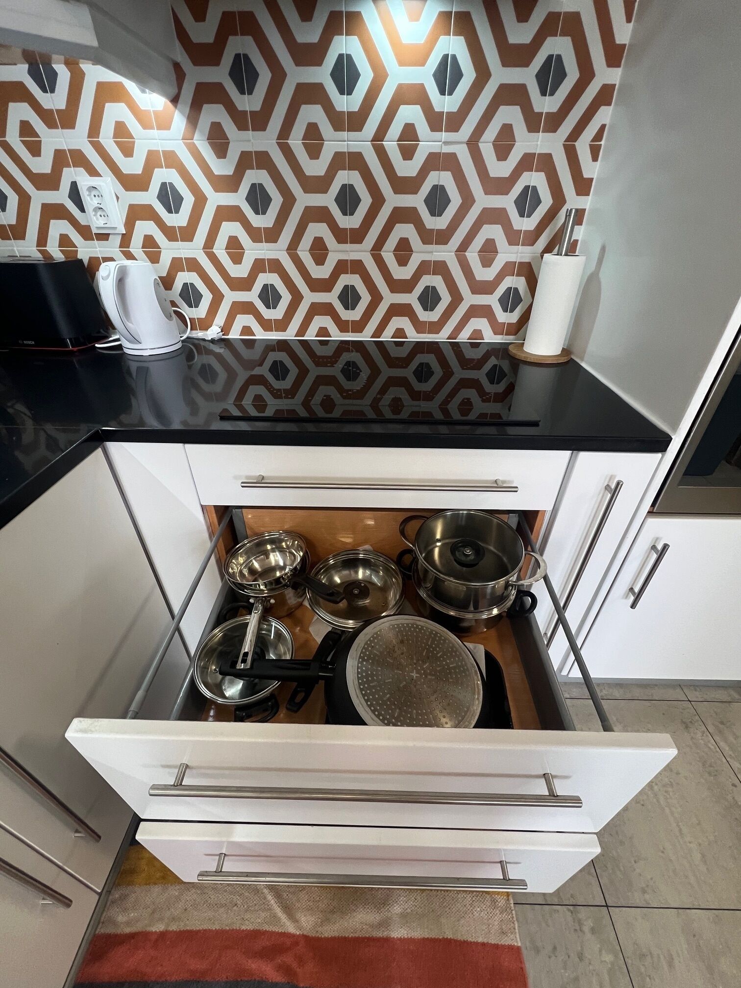 雪櫃、微波爐、焗爐、爐具