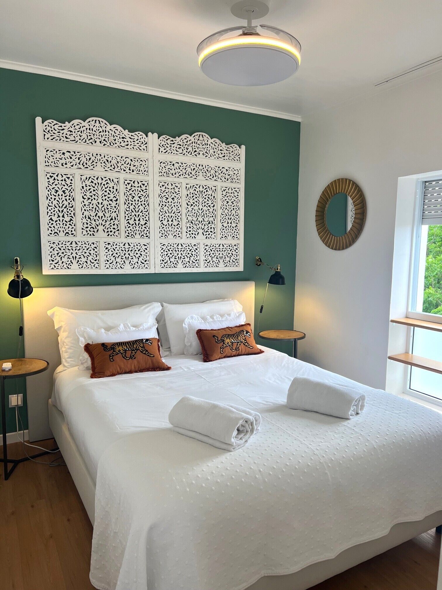 3 slaapkamers, een strijkplank/strijkijzer, reisbedje, gratis wifi