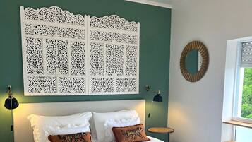 3 bedrooms, iron/ironing board, travel crib, free WiFi