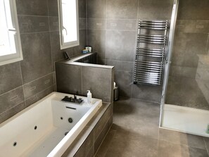 Duschwanne, Whirlpool
