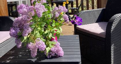 Lovely chalet in Ruoms, pool, Via Ardèche, air-conditioned, 10 min from Vallon