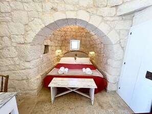 1 soverom, lydisolert, internettilgang og sengetøy