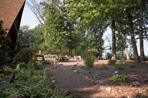 Property grounds - Cabin Home in the City! (Eau Claire)