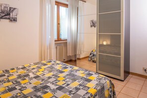 1 dormitorio y ropa de cama