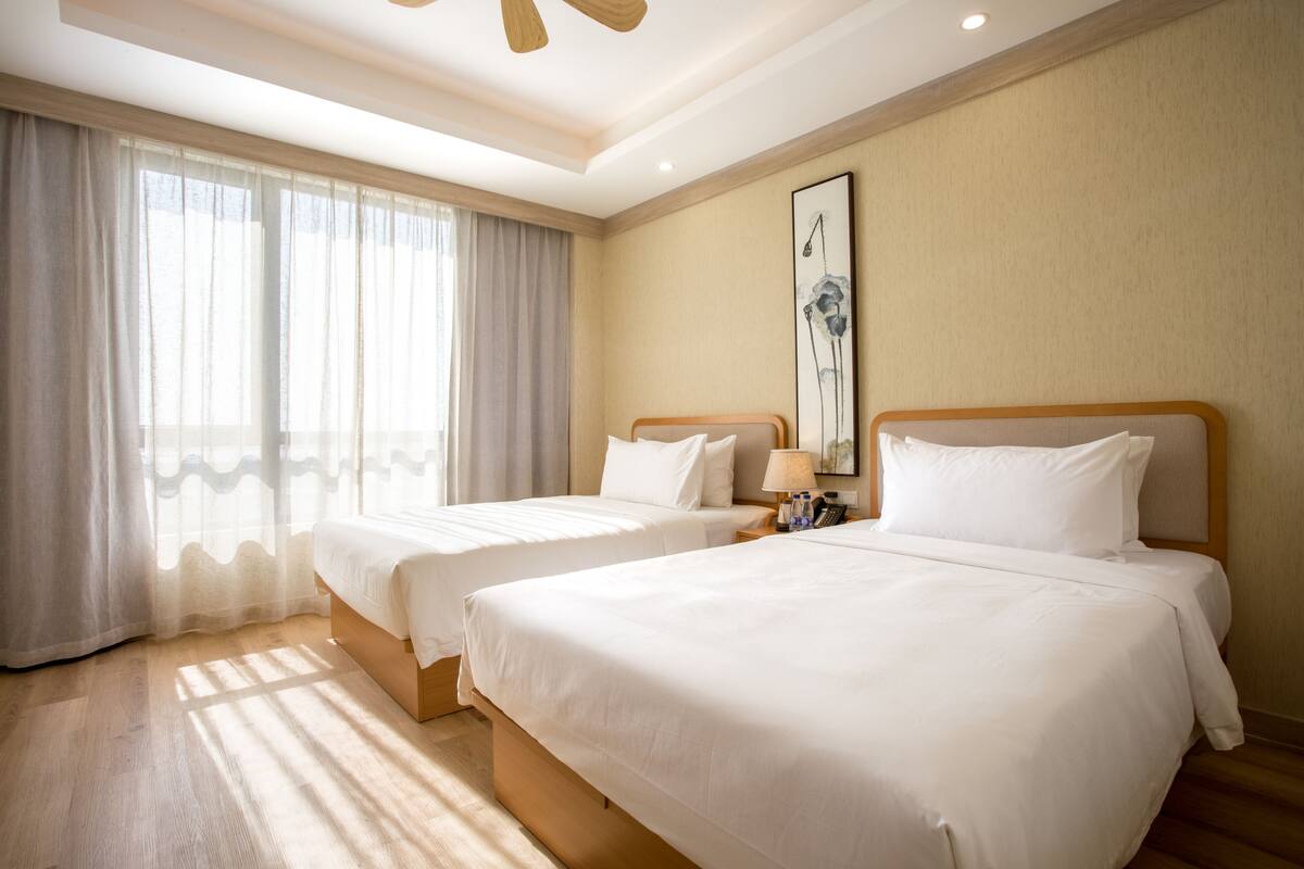 Premium bedding, minibar, in-room safe, blackout curtains