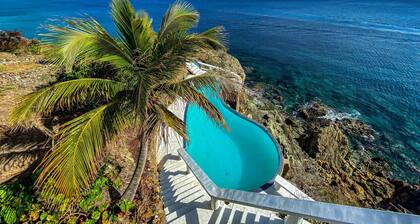 6 BR - Unparalleled 220º Views, Breathtaking Oceanfront Location & 2 Pools!