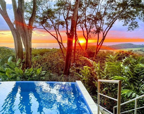 Villa Cristal-Breathtaking Views of Pacific Coast & Spectacular Sunsets