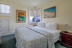 3 chambres, fer et planche à repasser, accès à Internet, literie fournie