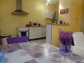 Dining - Cottage 2 bedrooms-5pers-private garden-shared pool (Montréal)