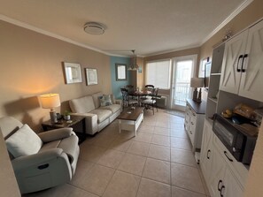 Een televisie en een dvd-speler