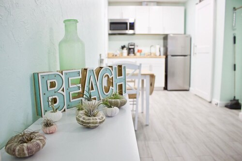 Forever Beach Cottage -huone!