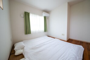 Pine House in ISHIGAKI | 3 bedrooms, desk, soundproofing, iron/ironing board - Pine House in ISHIGAKI (Ishigaki)