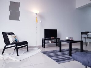 LED TV, DVD player - [High speed cinema] Cozy Loft (Kuala Lumpur)