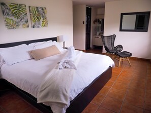 4 bedrooms, iron/ironing board, travel crib, free WiFi