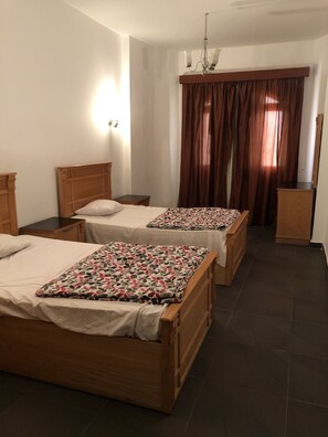 ベーシック アパートメント | 1 室のベッドルーム、エジプト綿のシーツ、高級寝具、羽毛の掛け布団