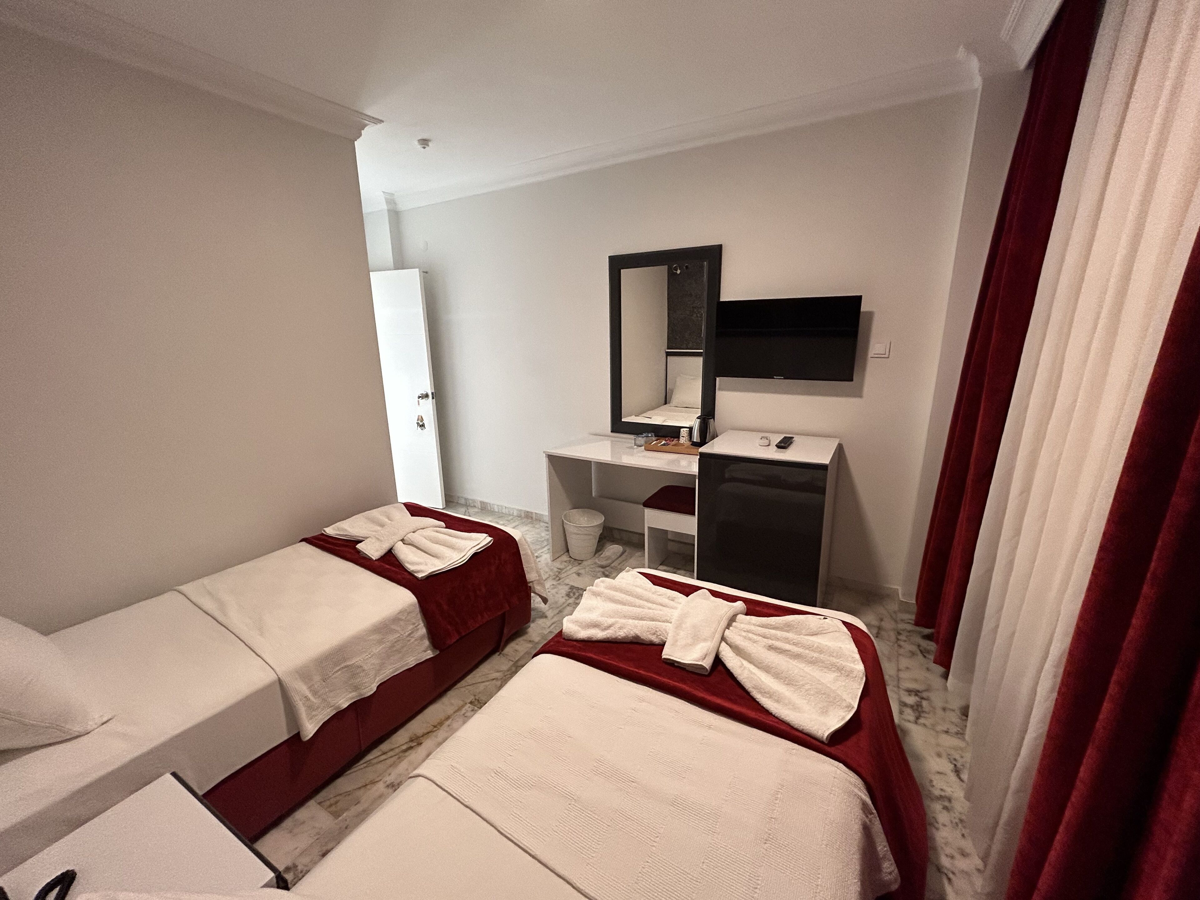 standard twin room | egyptian cotton sheets, premium bedding, minibar, desk