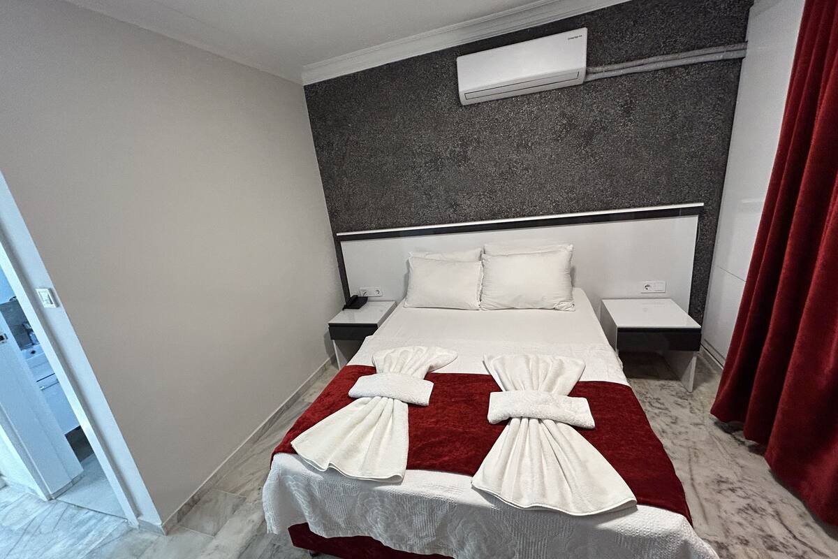 standard double room | egyptian cotton sheets, premium bedding, minibar, desk