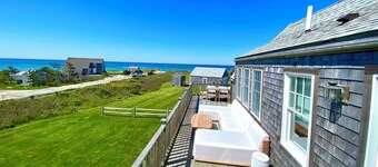 Have it all! The perfect Nantucket getaway for stunning ocean views and beaches!