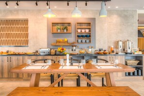 Free daily buffet breakfast - Gea Elaia (Monemvasia)