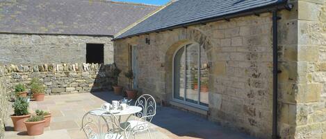 تناول الطعام بالخارج