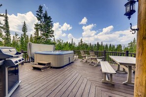 Outdoor dining - Estate on 5 acres | 3.5 mi to Main St | Hot Tub! (Breckenridge)