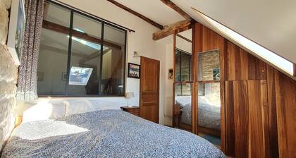 Warm appartment in the center of historical Paris with full equipment