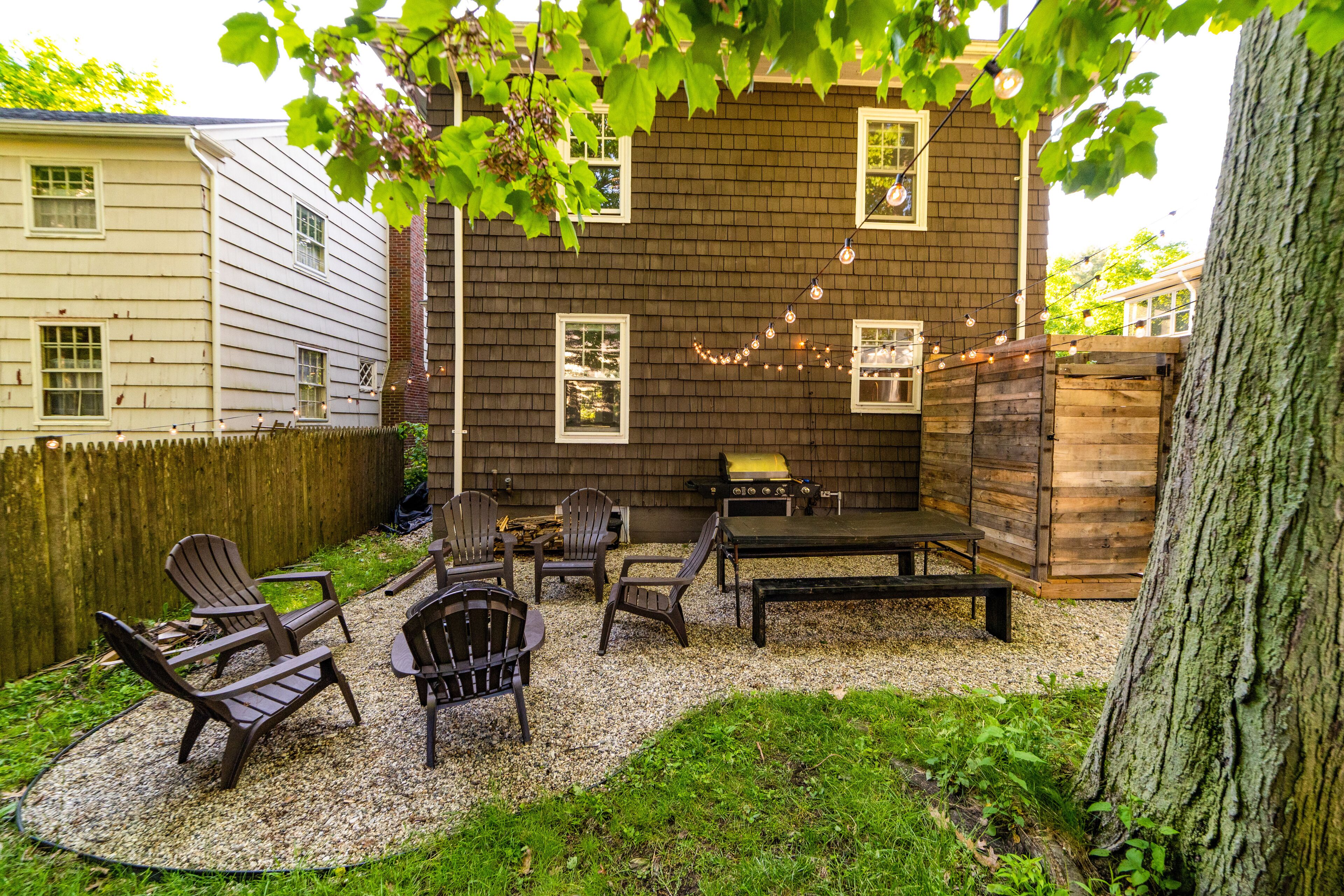 "Glamp" out near downtown Portland w/outdoor patio, fire pit & outdoor shower!
