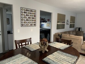 Interior - The Perfect Getaway - minutes to Cedar Point & Kalahari,  Fishing Boats Allowed! (Huron)