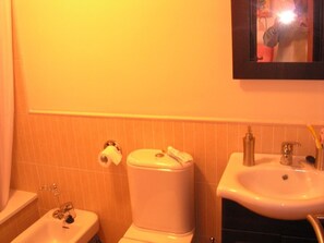 Hair dryer, towels, soap, shampoo - FIRST LINE BEACH LUXURY APARTMENT. SEA VIEWS (Ayamonte)