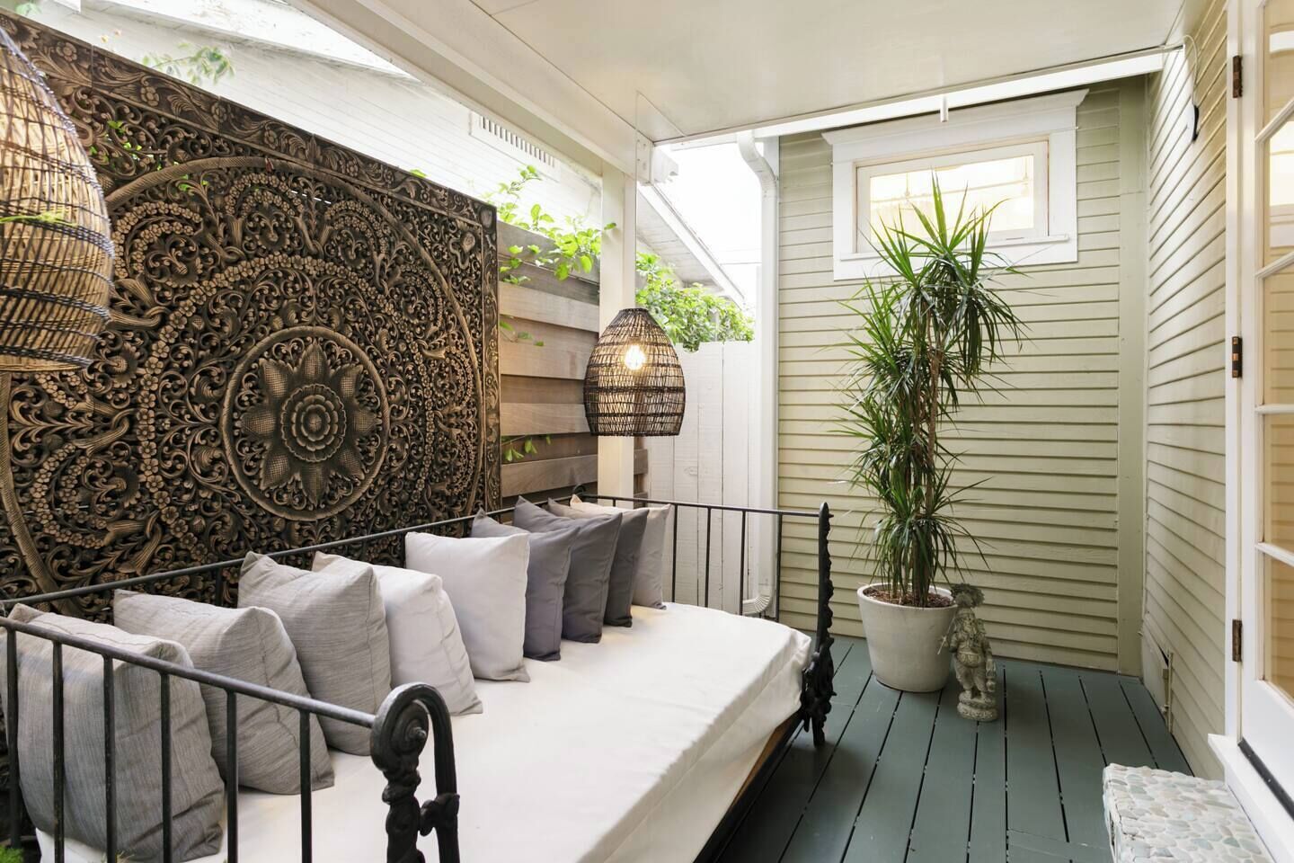 2 bedrooms, soundproofing, iron/ironing board, free WiFi