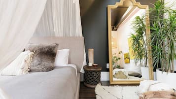 2 chambres, chambres insonorisées, fer et planche à repasser