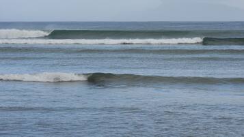 A view of the ocean with waves.