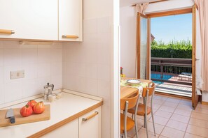 Dining - Casa Claire-Apartment in Bardolino (Bardolino)
