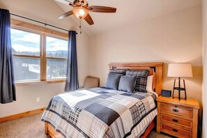 3 bedrooms, iron/ironing board, travel crib, WiFi
