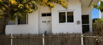 Sandy Feet House - Ocean front beautiful house