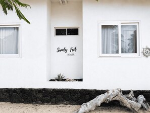 Exterior detail - Sandy Feet House - Ocean front beautiful house (Puerto Villamil)