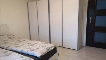 Basic Room, City View | Rollaway beds, free WiFi