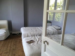 4 chambres, fer et planche Ă repasser, Wi-Fi, draps fournis