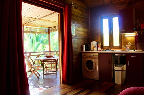 T2 Chalet aus Madagaskar Holz mit Klimaanlage