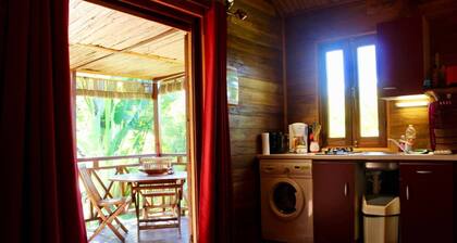 T2 Chalet aus Madagaskar Holz mit Klimaanlage