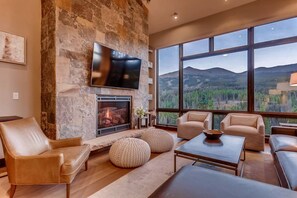 Interior - Gondola In/Out! Shock Hill Grand Perfect. (Breckenridge)